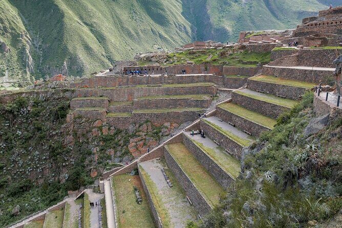 Sacred Valley & Salt Flats Tour (A Journey to the Heart of the Incas) - Chinchero market and traditional textiles: culture you can touch