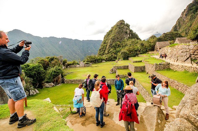 Short Inca Trail to Machu Picchu 2 Days - Wiñay Wayna Lunch: Terraces, Temples, and a Good Reset