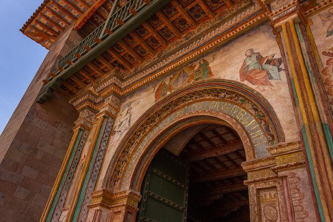 Sightseeing Bus Tour from Cusco to Puno with Buffet Lunch - Museo Litico Pukara: Hatun Ñaqaq and Zoomorphic Pottery