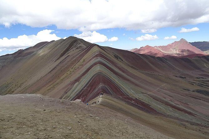 Small-Group Tour: Rainbow Mountains Hiking from Cusco - The climb to the Hill of Colours: what the hike really feels like