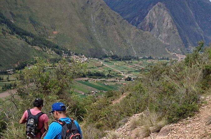 The Inca's Sacred Valley Full Day Tour - Chinchero and Centro Textil Acllas: Seeing Textile Work Up Close