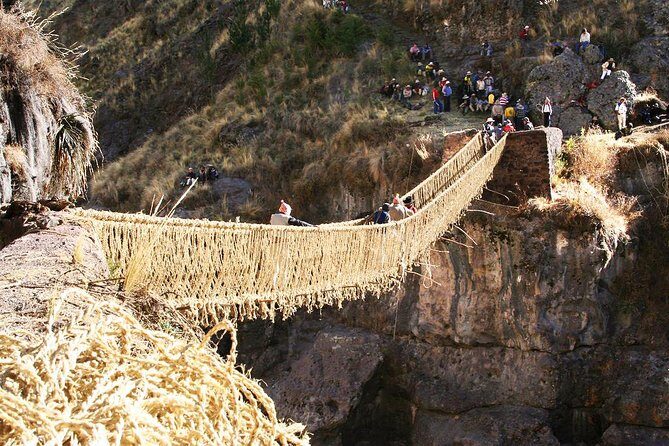 The last inka bridge "Q´eswachaka" service in private - Private pickup and a realistic 10-hour pace from Cusco