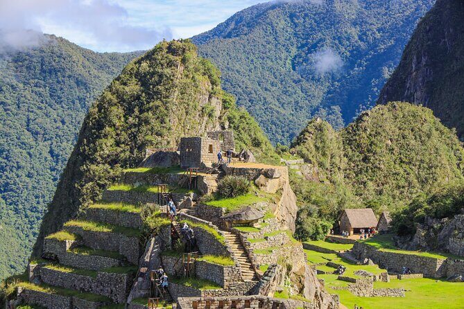 Ticket to Machu Picchu Round Trip Bus with Tourist Guide - Communication and Problem-Solving: When Things Go Off-Plan