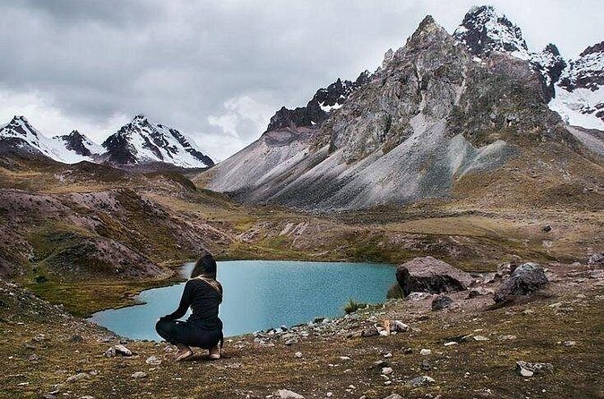 Tour 7 Lakes Ausangate One Day - The hike to the 7 lagoons: colors, weather shifts, and a guide who keeps you steady