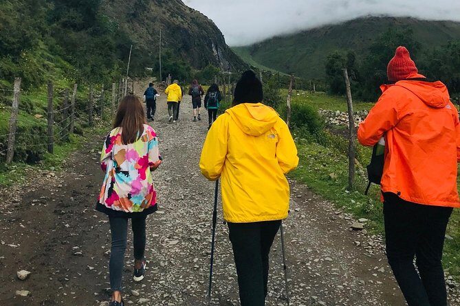 Tour Hike to Humantay Lake with Buffet Lunch - Who should book this Humantay Lake hike?