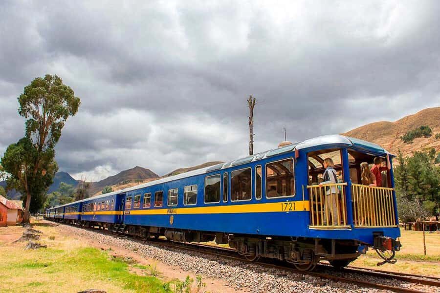 Tour Machu Picchu + Mountain of Huayna Picchu 2 days - The guide experience: when Adolfo-style attention matters