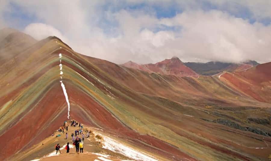 Tour Rainbow Mountain - The 2-hour hike to the 7 Colours Mountain viewpoints