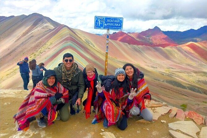 Tour Rainbow Mountain in Cusco - Stop 2: the hike to Vinicunca and the 1.5-hour climb