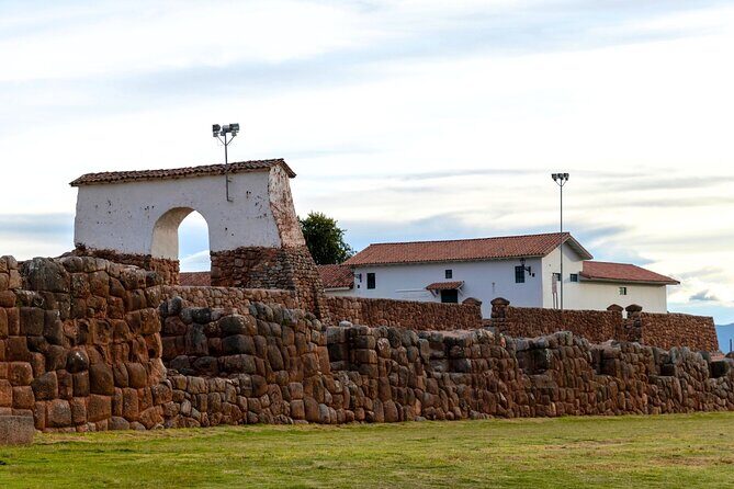Tour Sacred Valley with Maras and Moray - Stop 5: Ollantaytambo—the last living Inca city